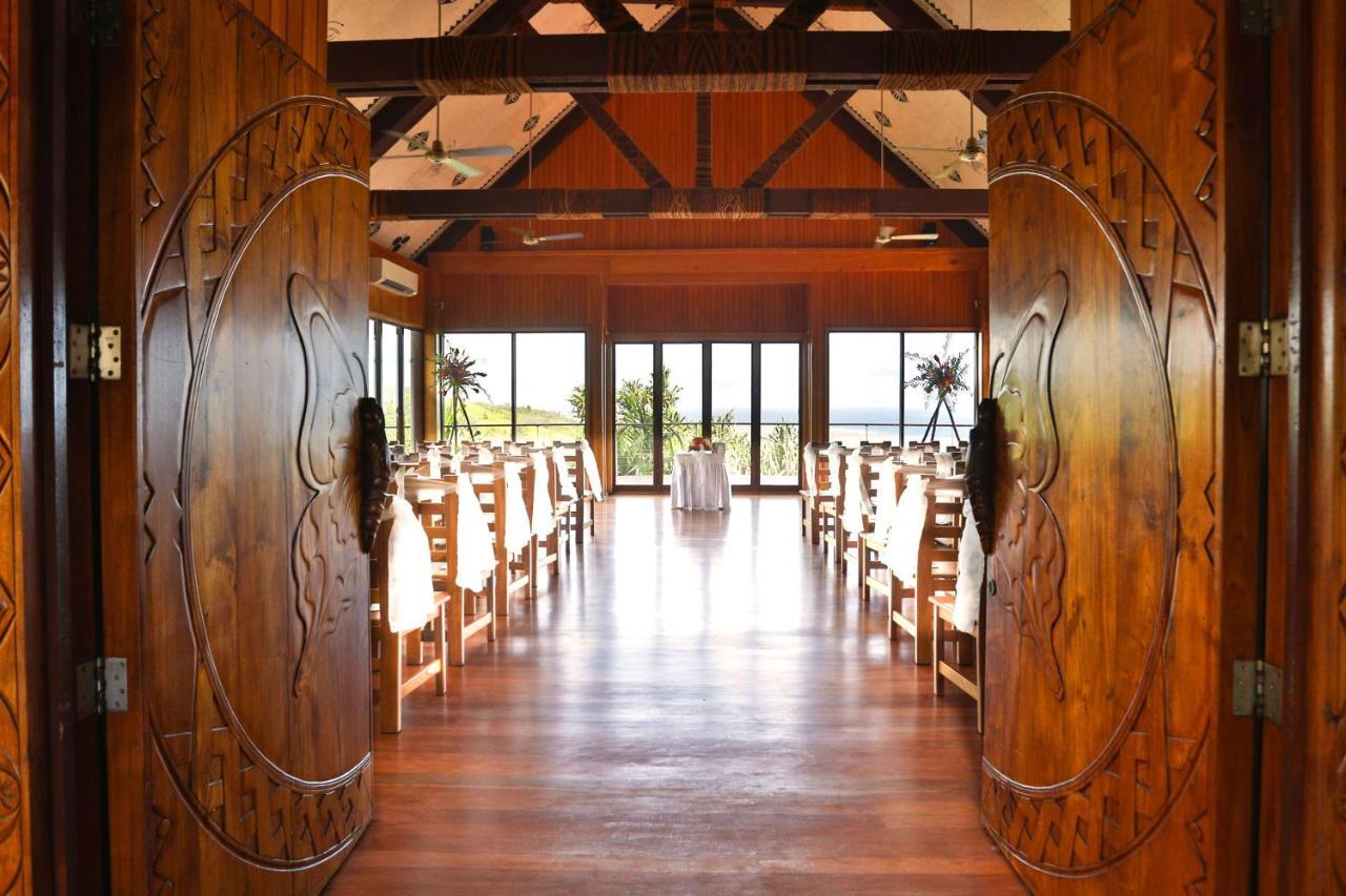 Outrigger Fiji Beach Resort Korotogo Екстериор снимка The interior of the church