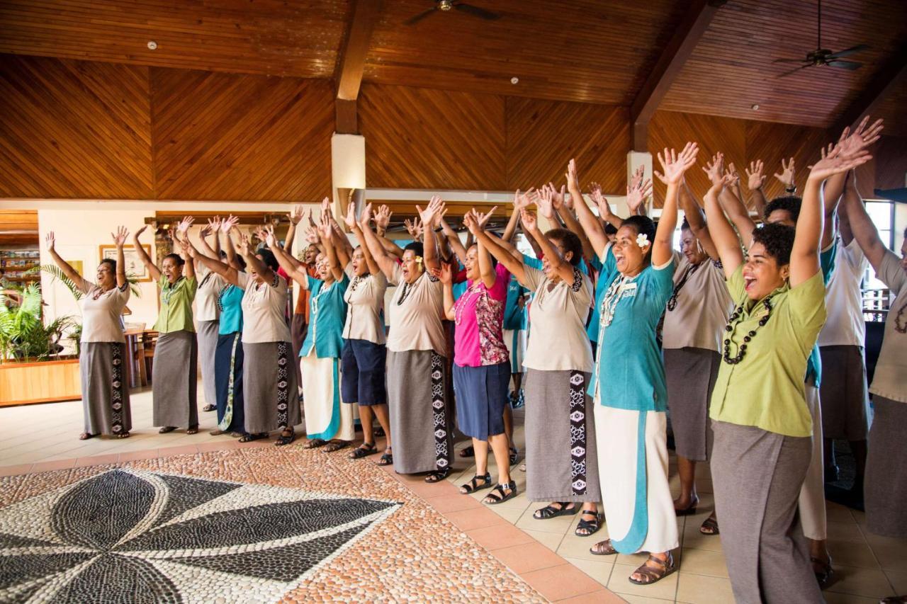 Outrigger Fiji Beach Resort Korotogo Екстериор снимка A group of women from the Free Wesleyan Church of Tonga