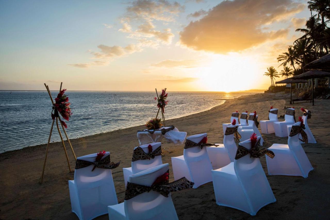 Outrigger Fiji Beach Resort Korotogo Екстериор снимка Sunset at the beach