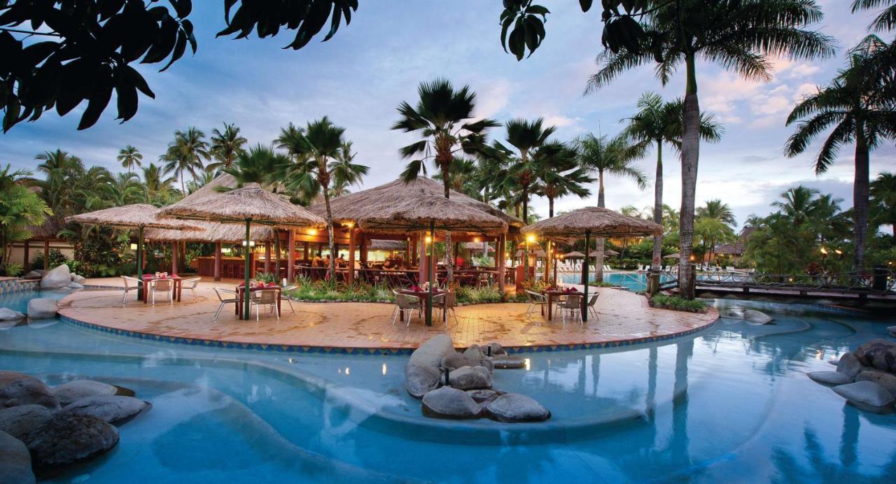 Outrigger Fiji Beach Resort Korotogo Екстериор снимка The pool at the Sheraton Resort