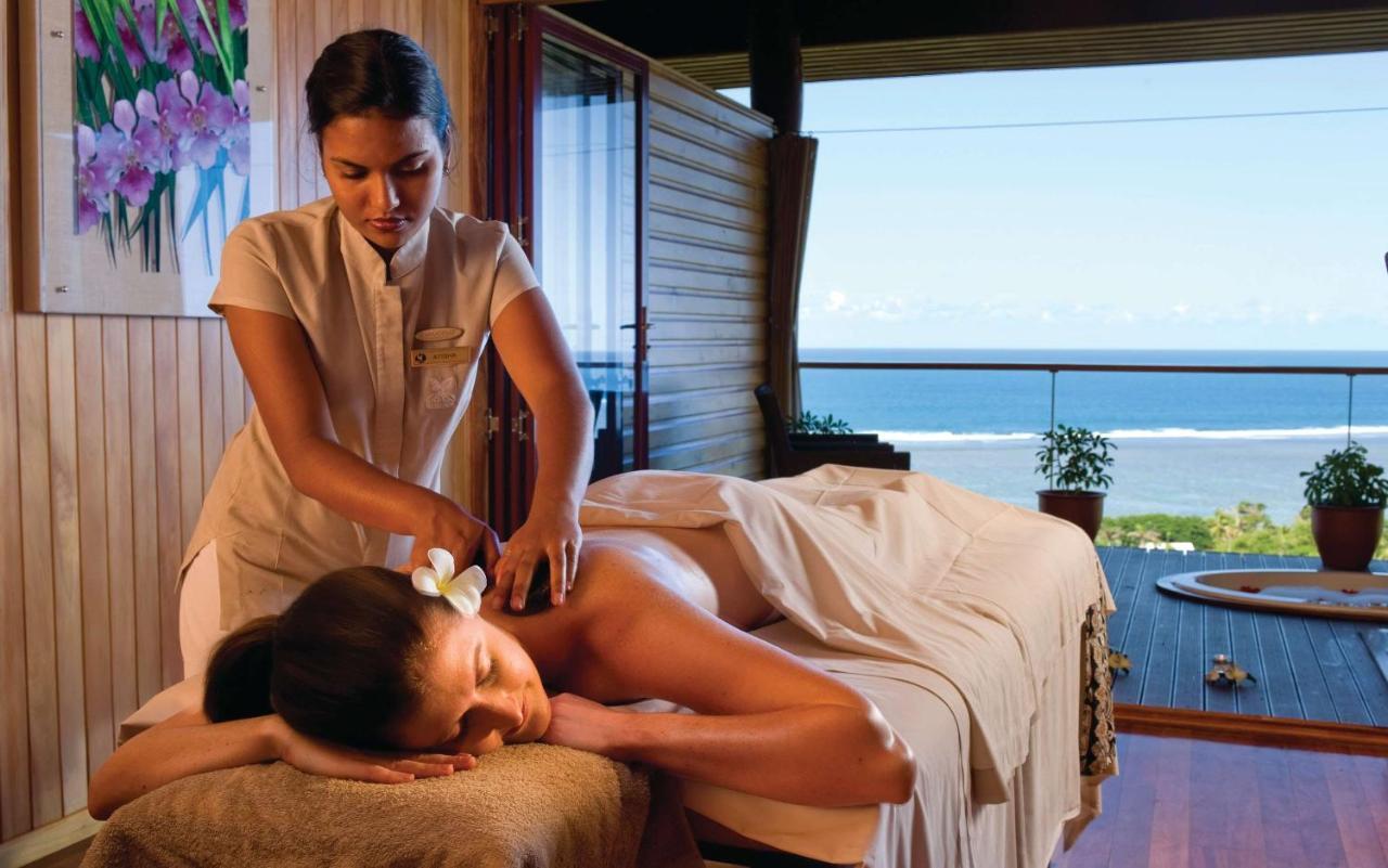 Outrigger Fiji Beach Resort Korotogo Екстериор снимка A spa treatment