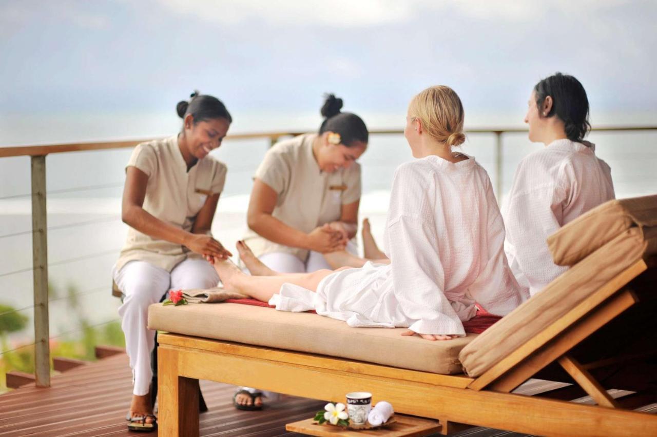 Outrigger Fiji Beach Resort Korotogo Екстериор снимка Spa treatment