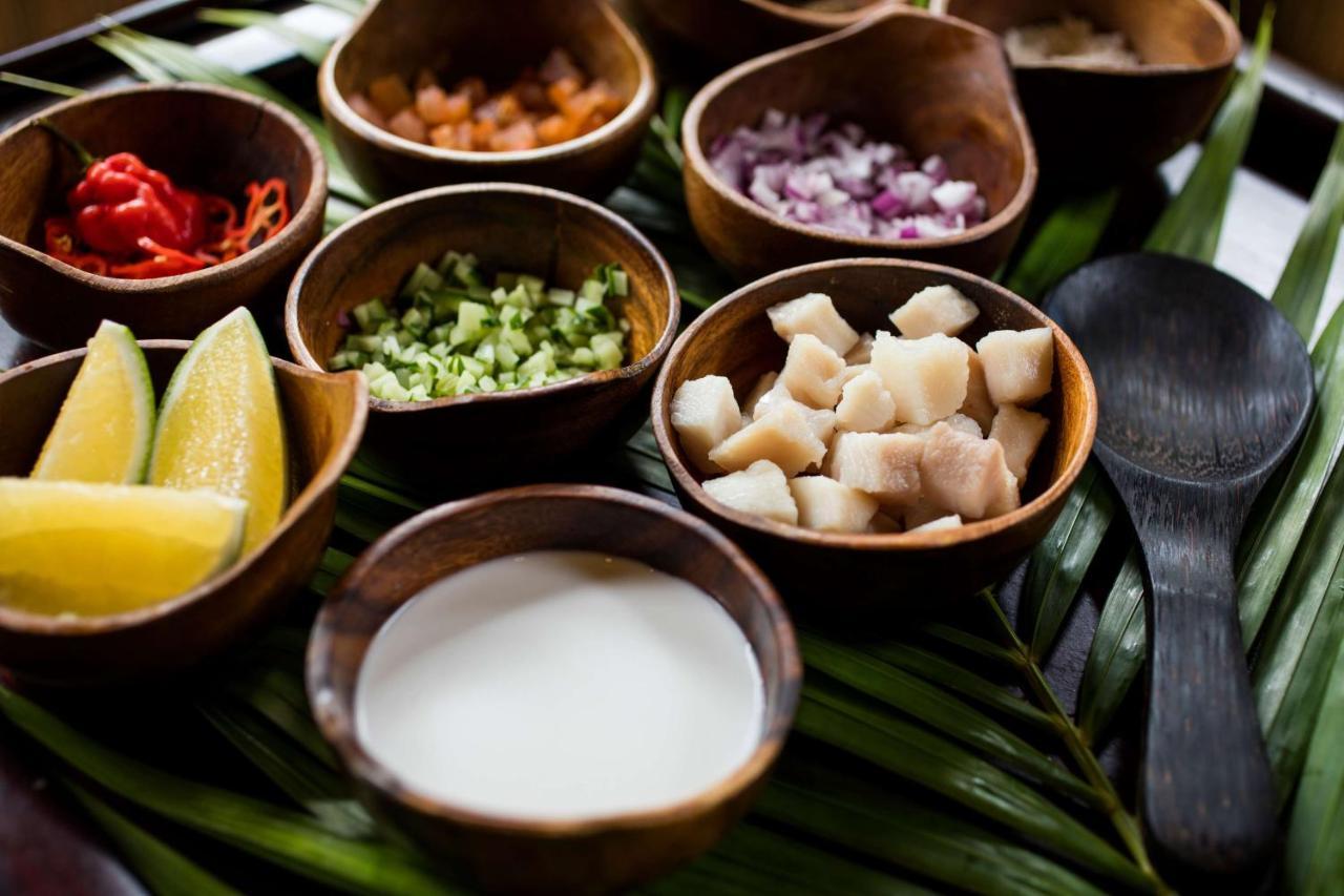 Outrigger Fiji Beach Resort Korotogo Екстериор снимка Ingredients for a laksa