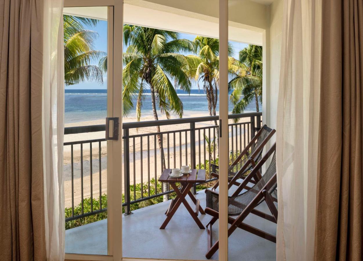 Outrigger Fiji Beach Resort Korotogo Екстериор снимка A view of the beach from a room at the resort