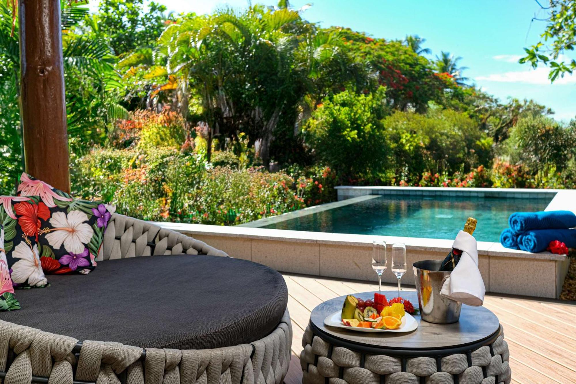 Outrigger Fiji Beach Resort Korotogo Екстериор снимка