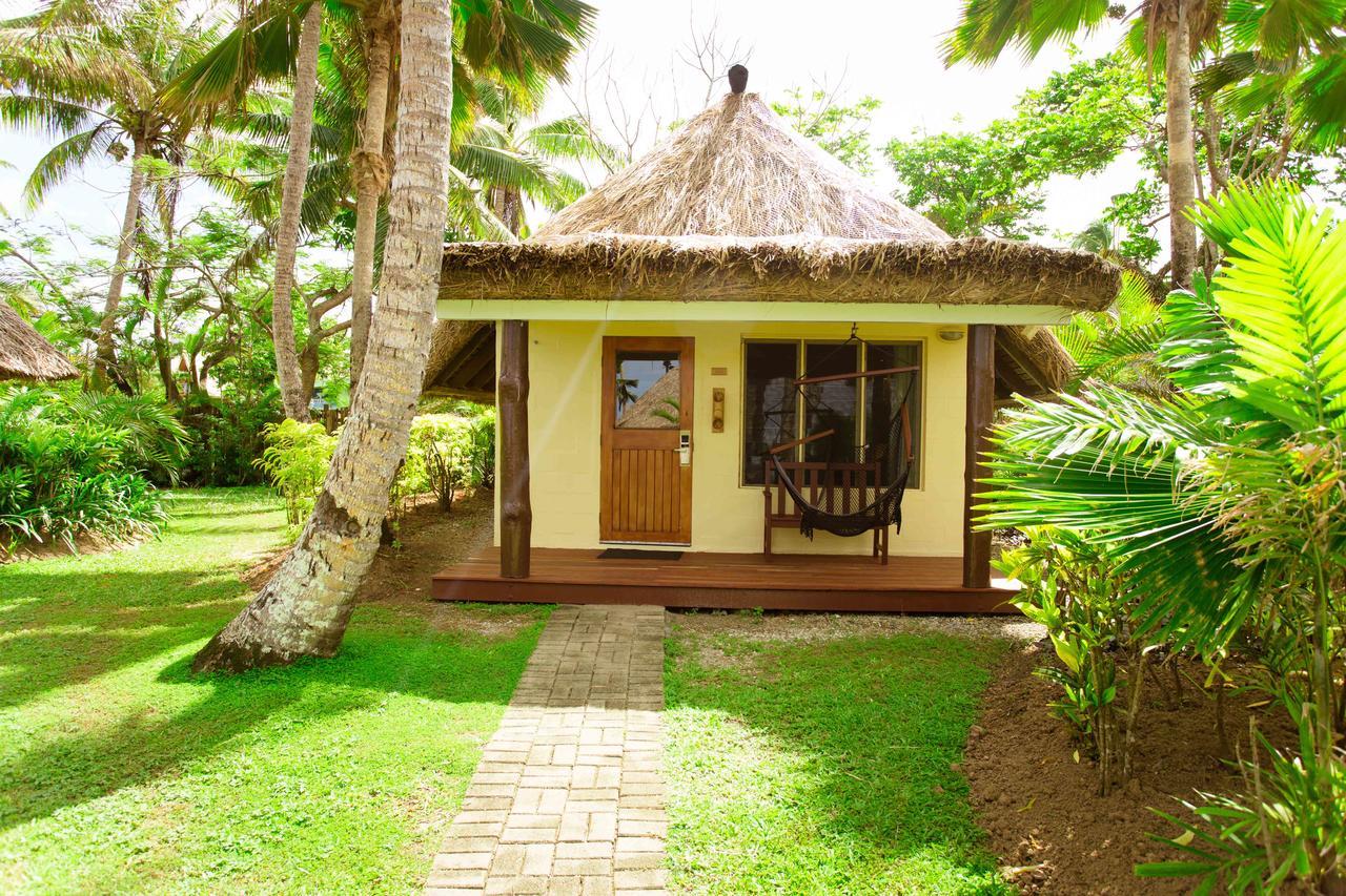Outrigger Fiji Beach Resort Korotogo Екстериор снимка A bungalow at the resort