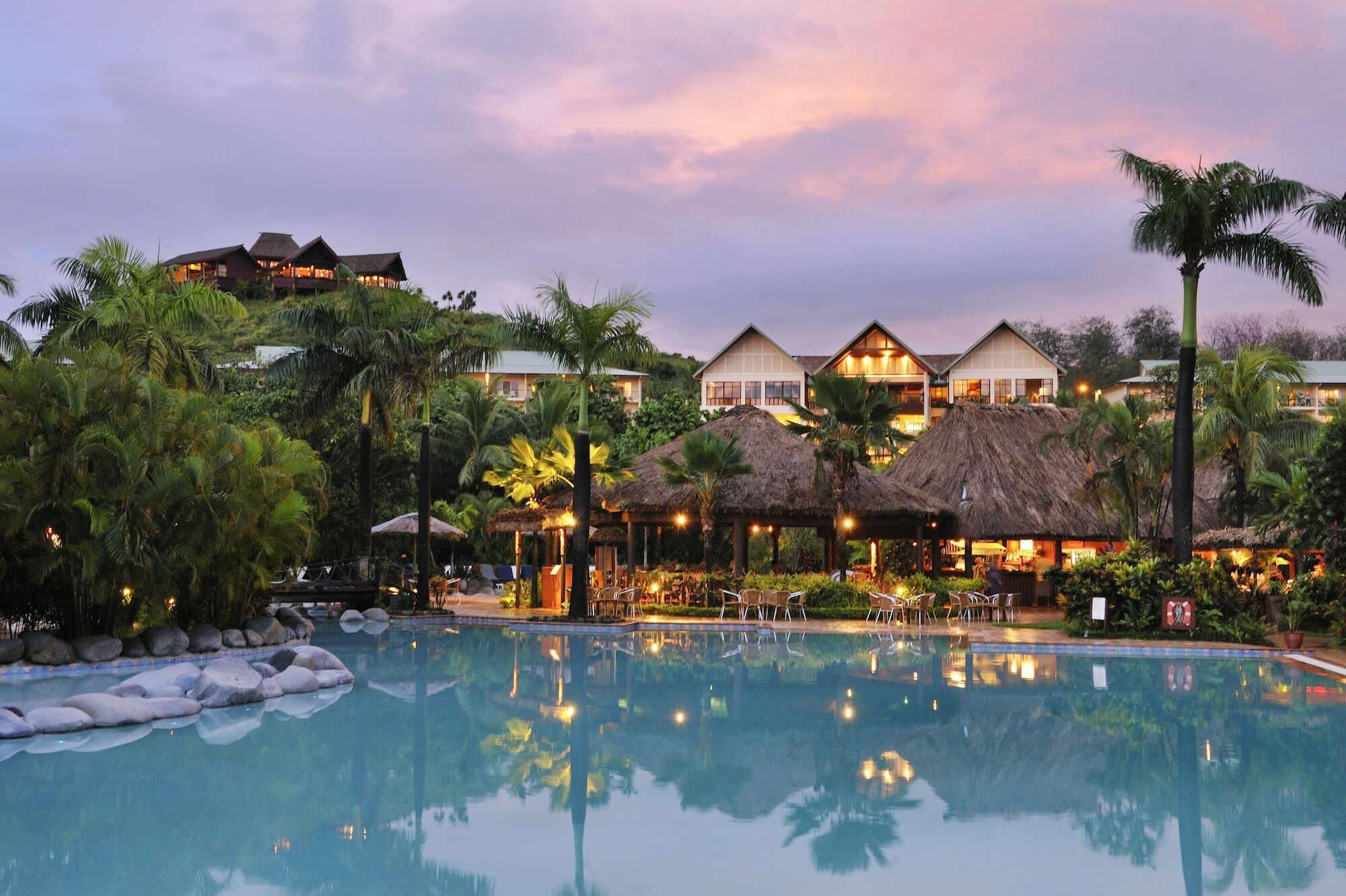 Outrigger Fiji Beach Resort Korotogo Съоръжения снимка The pool at the resort